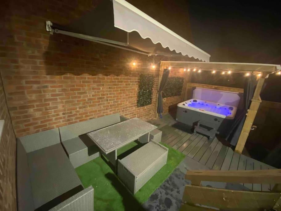 Jesmond Hot Tub, Free Parking, Near Shops & Restaurants, Location 1M To City מראה חיצוני תמונה