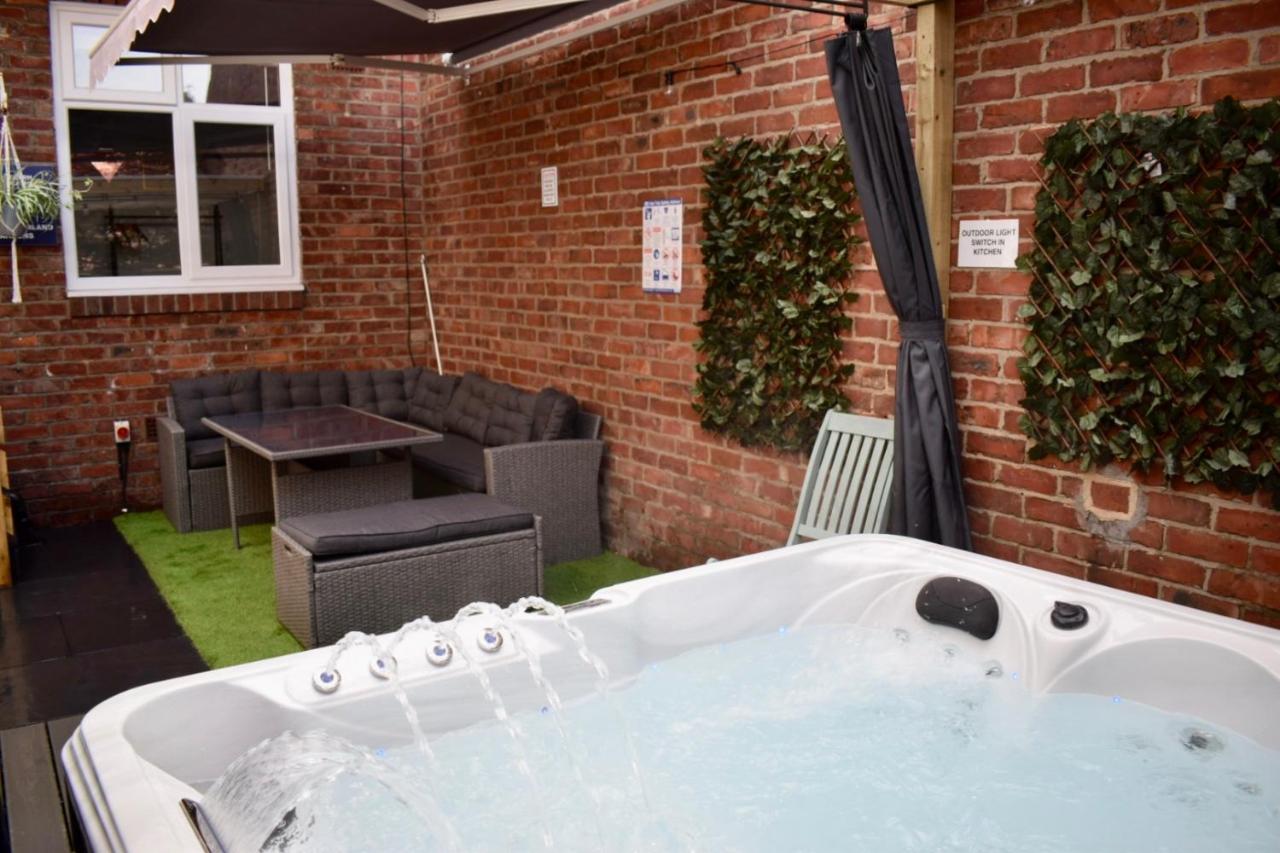 Jesmond Hot Tub, Free Parking, Near Shops & Restaurants, Location 1M To City מראה חיצוני תמונה