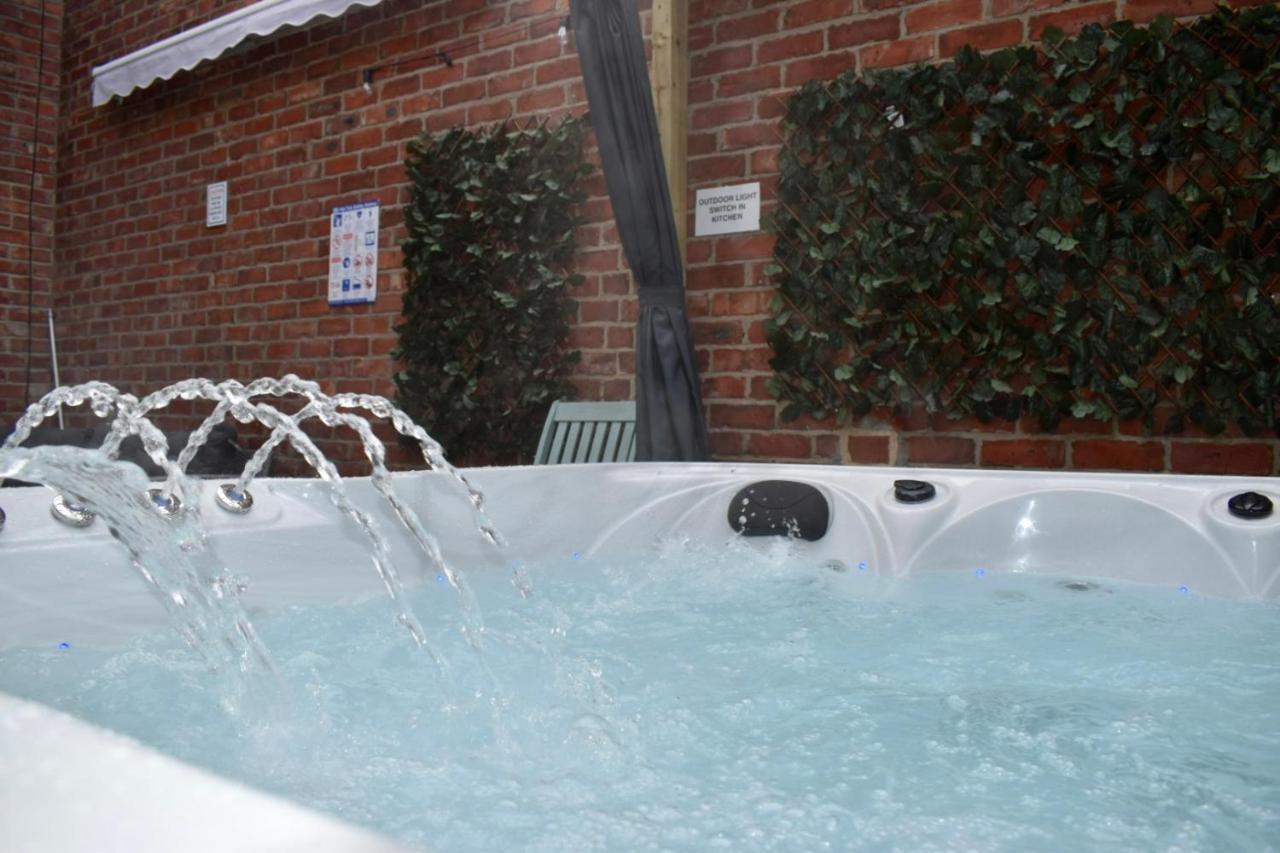 Jesmond Hot Tub, Free Parking, Near Shops & Restaurants, Location 1M To City מראה חיצוני תמונה