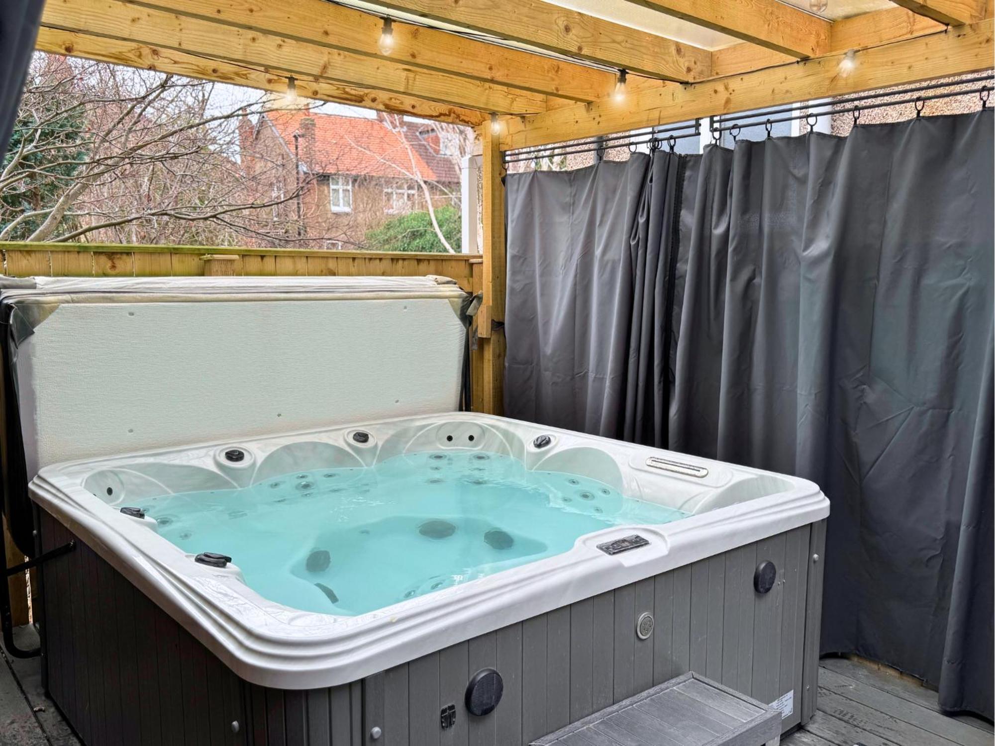 Jesmond Hot Tub, Free Parking, Near Shops & Restaurants, Location 1M To City מראה חיצוני תמונה